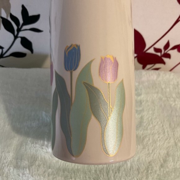 Ceramic Vase $20 - Picture 7 of 13